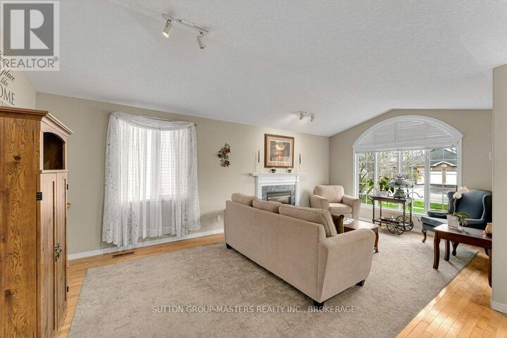 Property Photo: 530 Sackville Crescent ON K7M 8W3