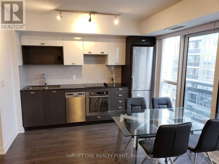 Property Photo: 275 Village Green Square 2817 ON M1S 0L8