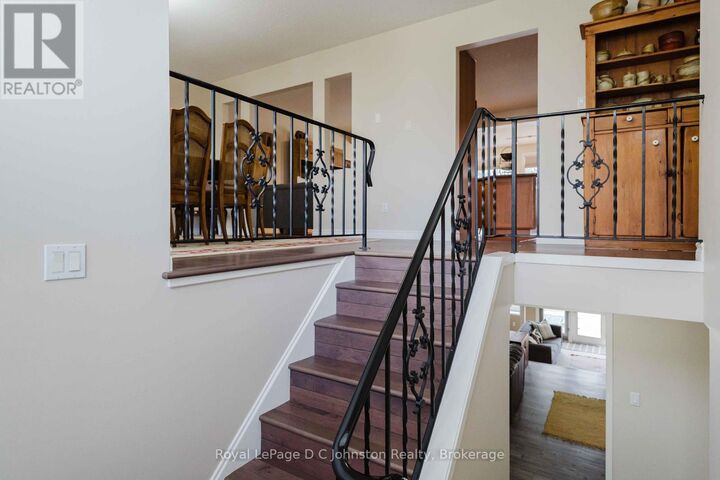 Property Photo:  343 Maple Drive  ON N0H 2C4 