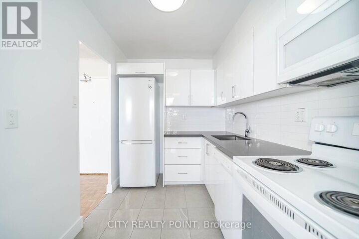 Property Photo:  1500 Bathurst Street 1008  ON M5P 3L3 