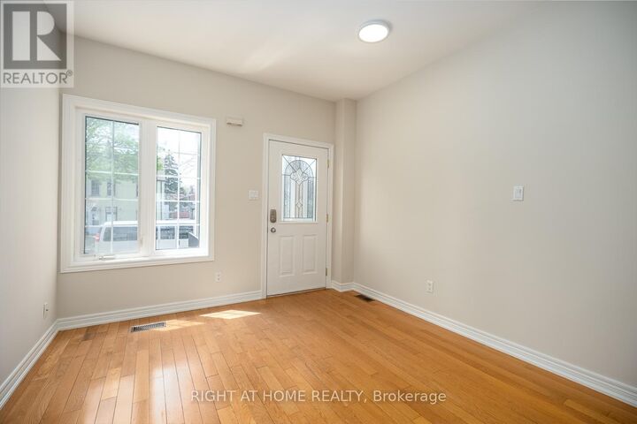 Property Photo: 351 Bartlett Avenue North ON M6H 3G8