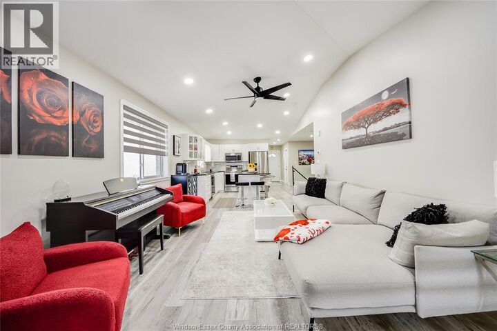 Property Photo: 1977 Kirkland Avenue ON N8P 1P7