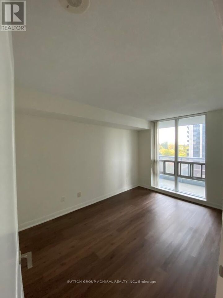 Property Photo:  4968 Yonge Street 803  ON M2N 7G9 