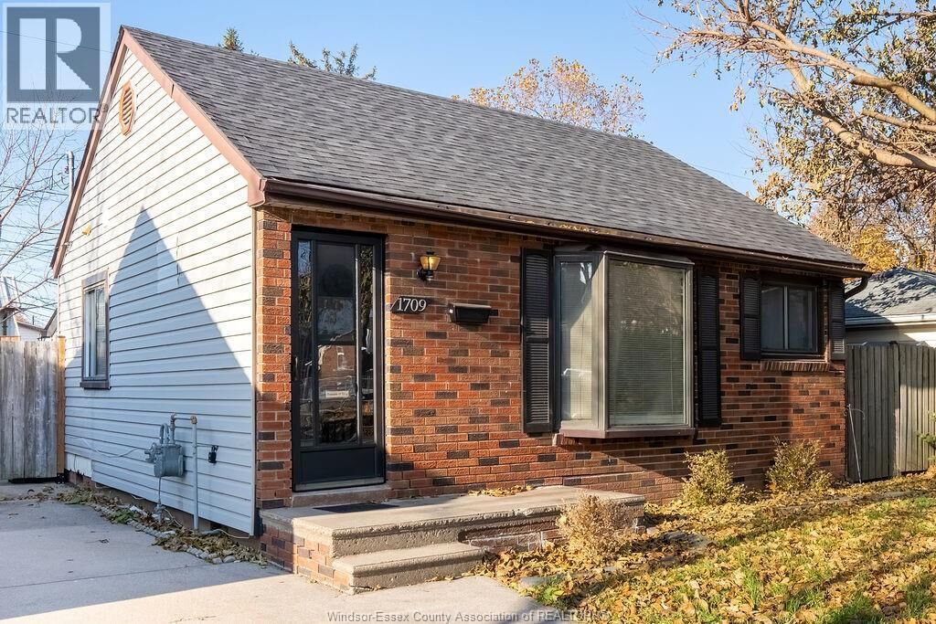 Property Photo: 1709 Cadillac ON N8Y 2V7
