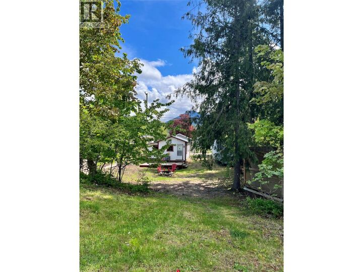 Property Photo: 305 8th Avenue Northwest BC V0G 1R0