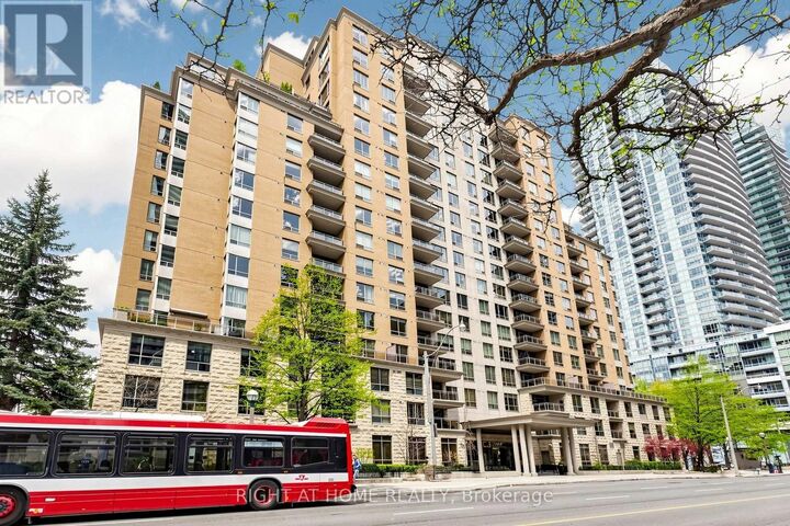 Property Photo:  123 Eglinton Avenue East Ph4  ON M4P 1J2 