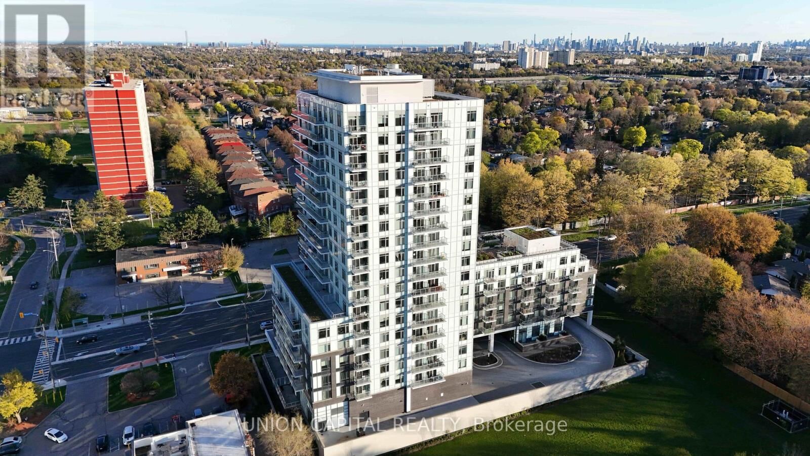 Property Photo:  3220 Sheppard Avenue East 1104  ON M1T 0B7 