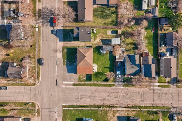 Property Photo:  139 Central St  ON P6C 4W9 