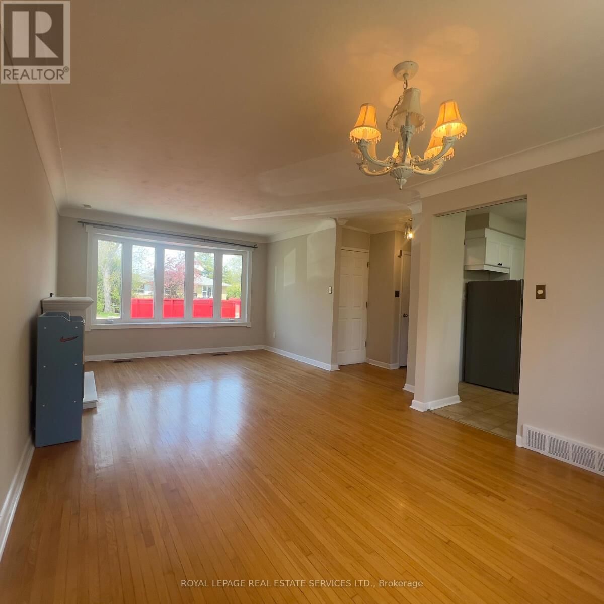 Property Photo:  606 South Pinegrove Road South  ON L6K 2C6 