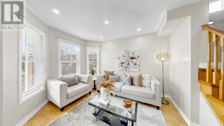 Property Photo:  80 Sweetwood Circle  ON L7A 2S1 