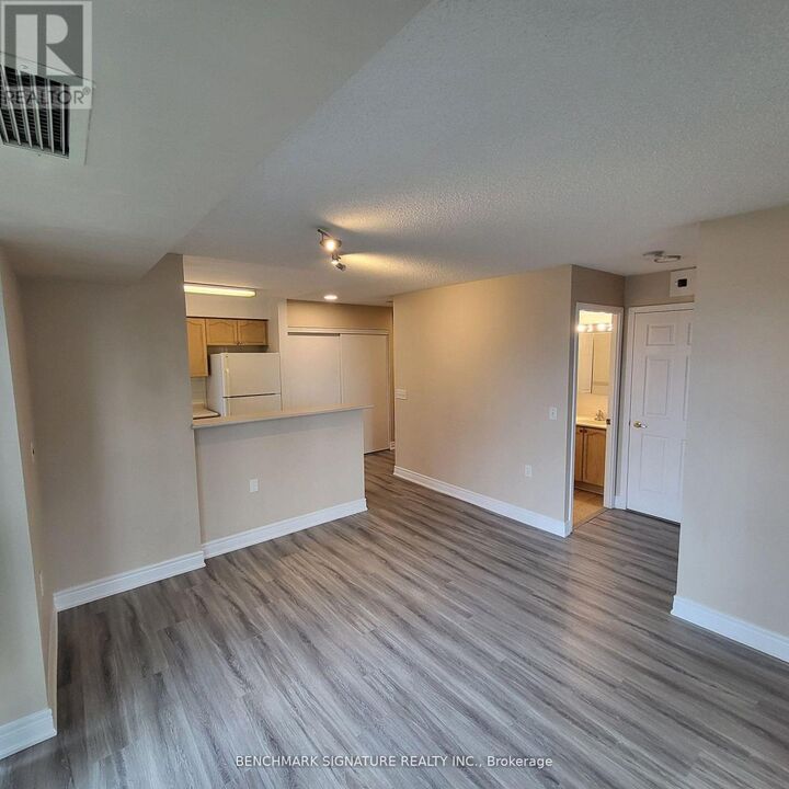 Property Photo:  20 Olive Avenue 802  ON M2N 7G5 