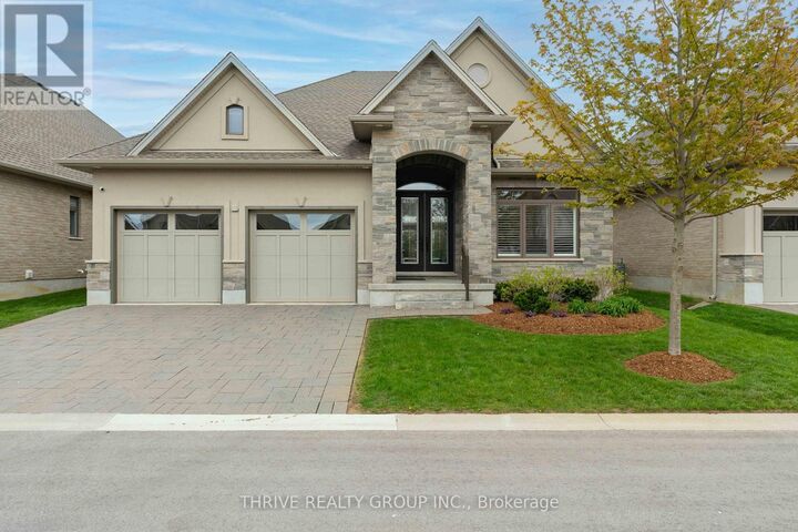 Property Photo:  1710 Ironwood Road 12  ON N6K 0G9 
