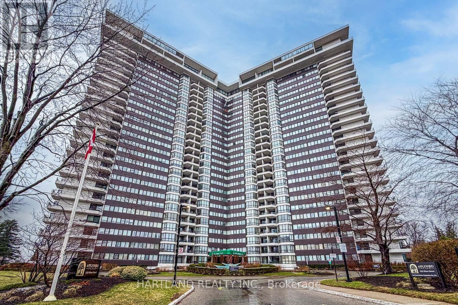 Property Photo: 1333 Bloor Street 2409 ON L4Y 3T6