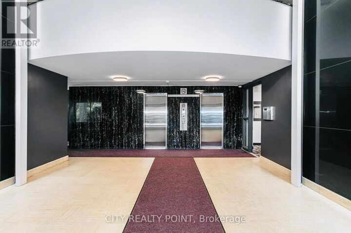 Property Photo: 10 Shallmar Boulevard 811 ON M5N 1J4