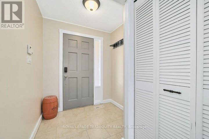 Property Photo: 798 Greenbriar Drive ON L1G 7J6