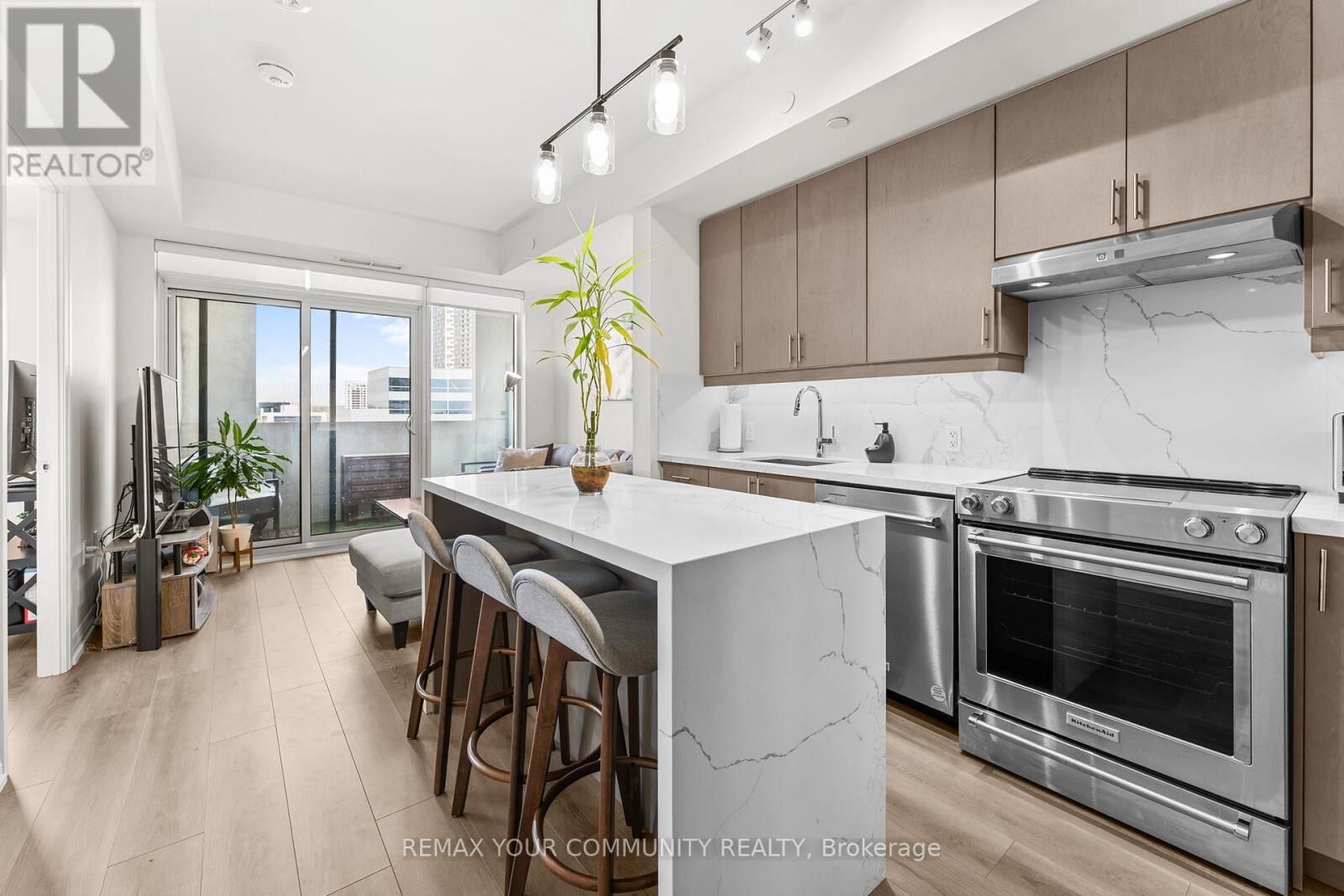 Property Photo: 9000 Jane Street 429 ON L4K 0M6