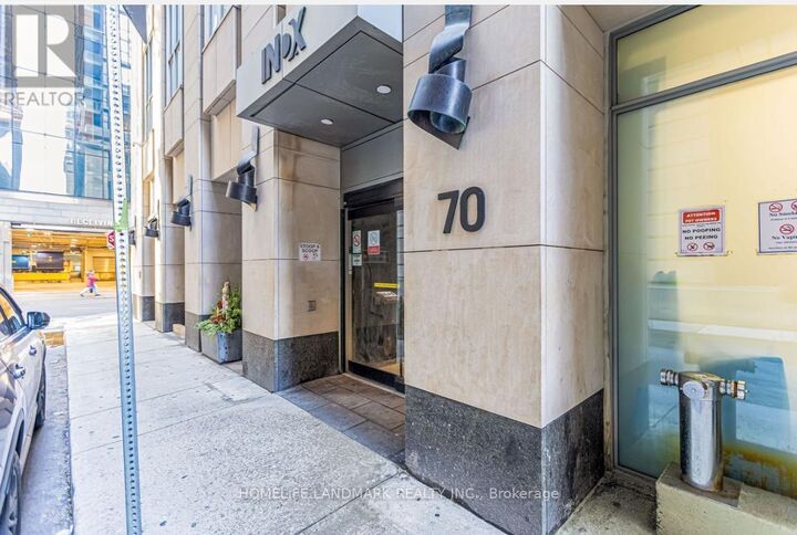 Property Photo:  70 Temperance Street 1215  ON M5H 4E8 