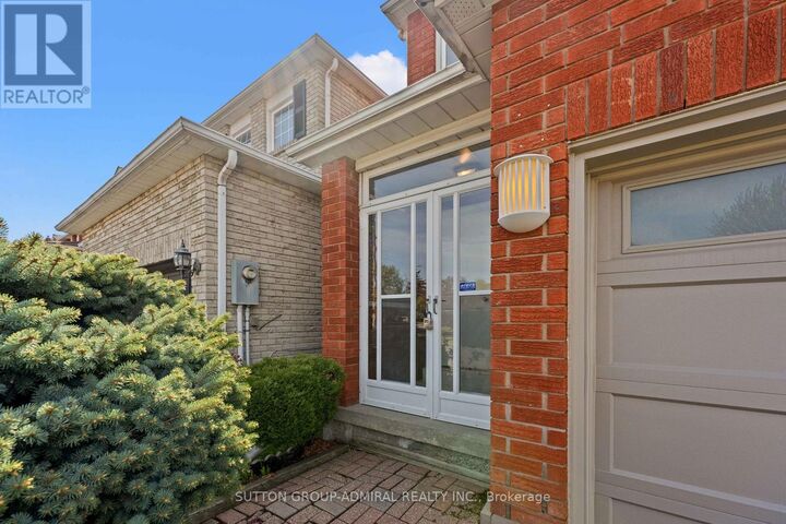 Property Photo:  27 Ramblewood Lane  ON L4J 6R8 