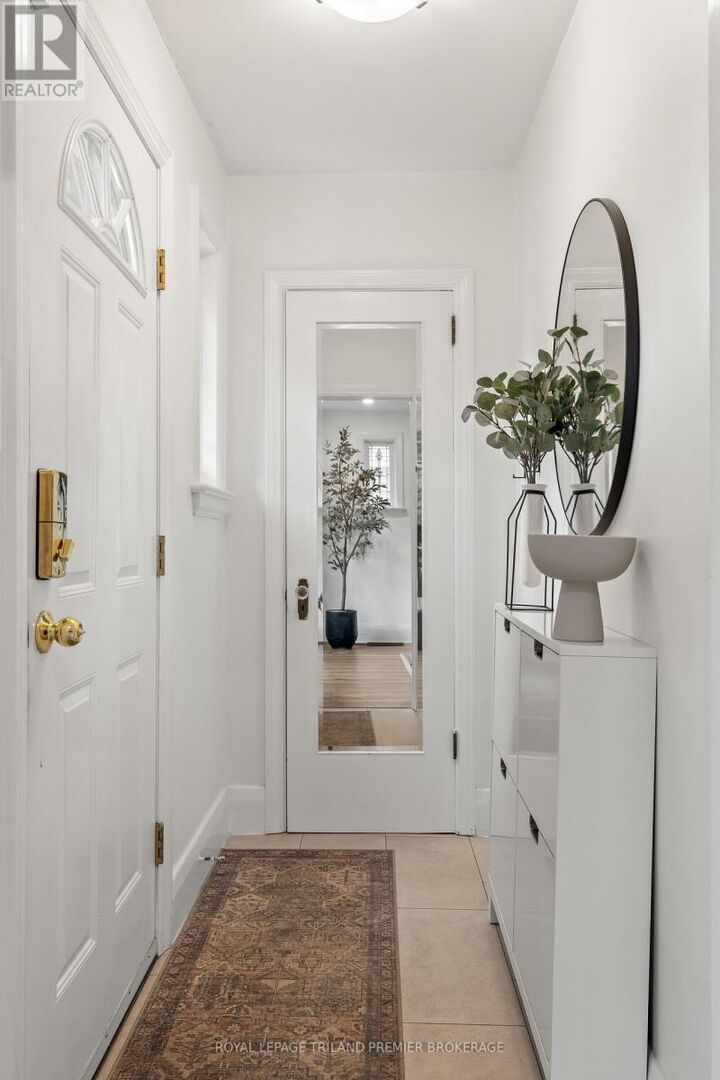 Property Photo: 22 Briscoe Street East ON N6C 1W9