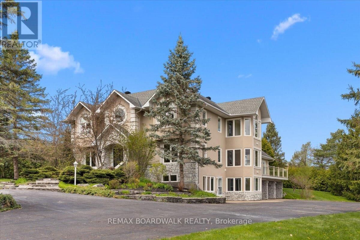 Property Photo:  1520 Royal Orchard Drive  ON K4C 1A9 