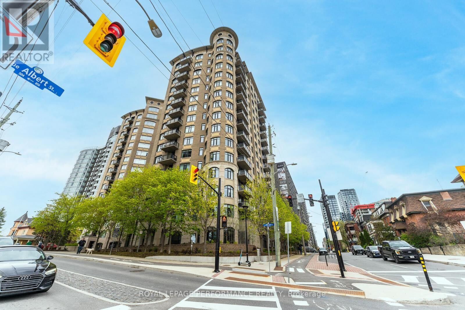 Property Photo: 95 Bronson Avenue 1006 ON K1R 1E2