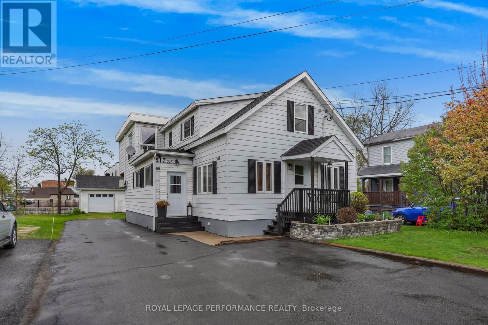 Property Photo: 215-217 Nelson Street East ON K6A 1L6