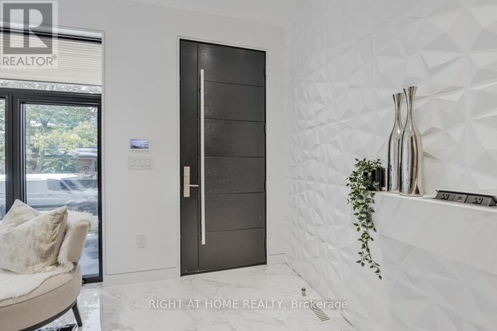 Property Photo: 675 Huron Street ON M5R 2R8