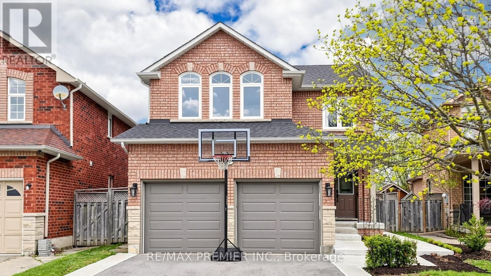 Property Photo:  6 Terrastone Court  ON L7E 2H1 