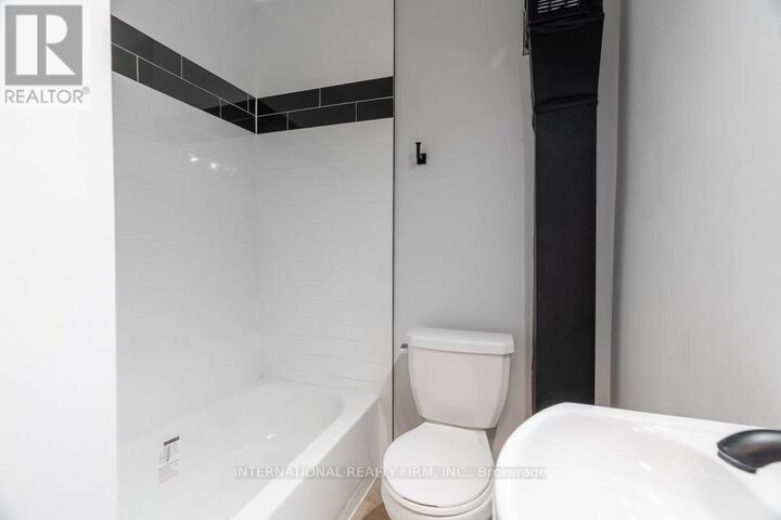 Property Photo:  1284 Gramercy Park Place 205  ON N5W 2E6 