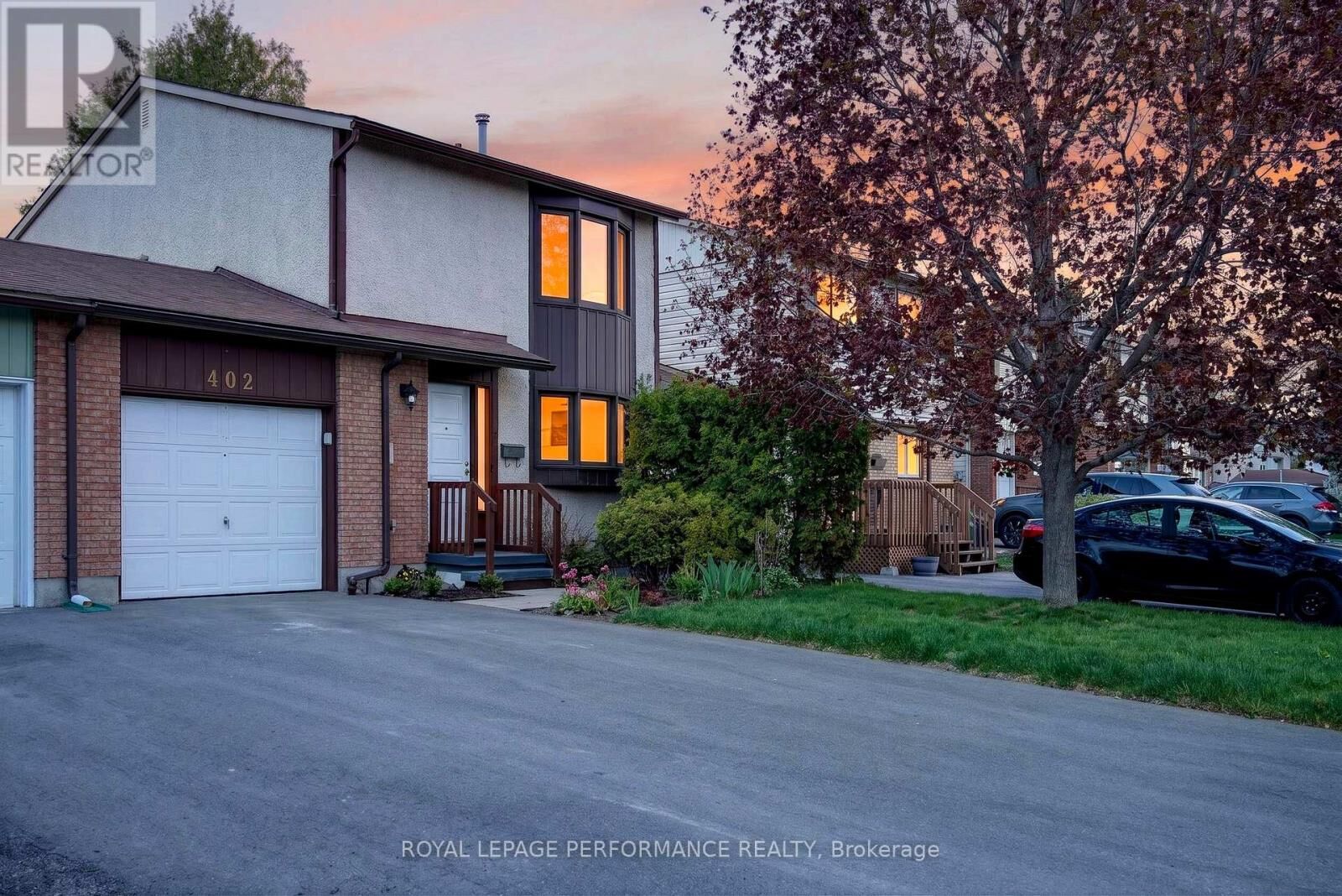 Property Photo:  402 Duval Lane  ON K1E 2K2 