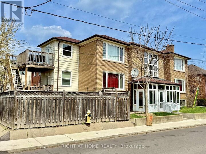 Property Photo:  20 Belvidere Avenue 3  ON M6C 1P5 
