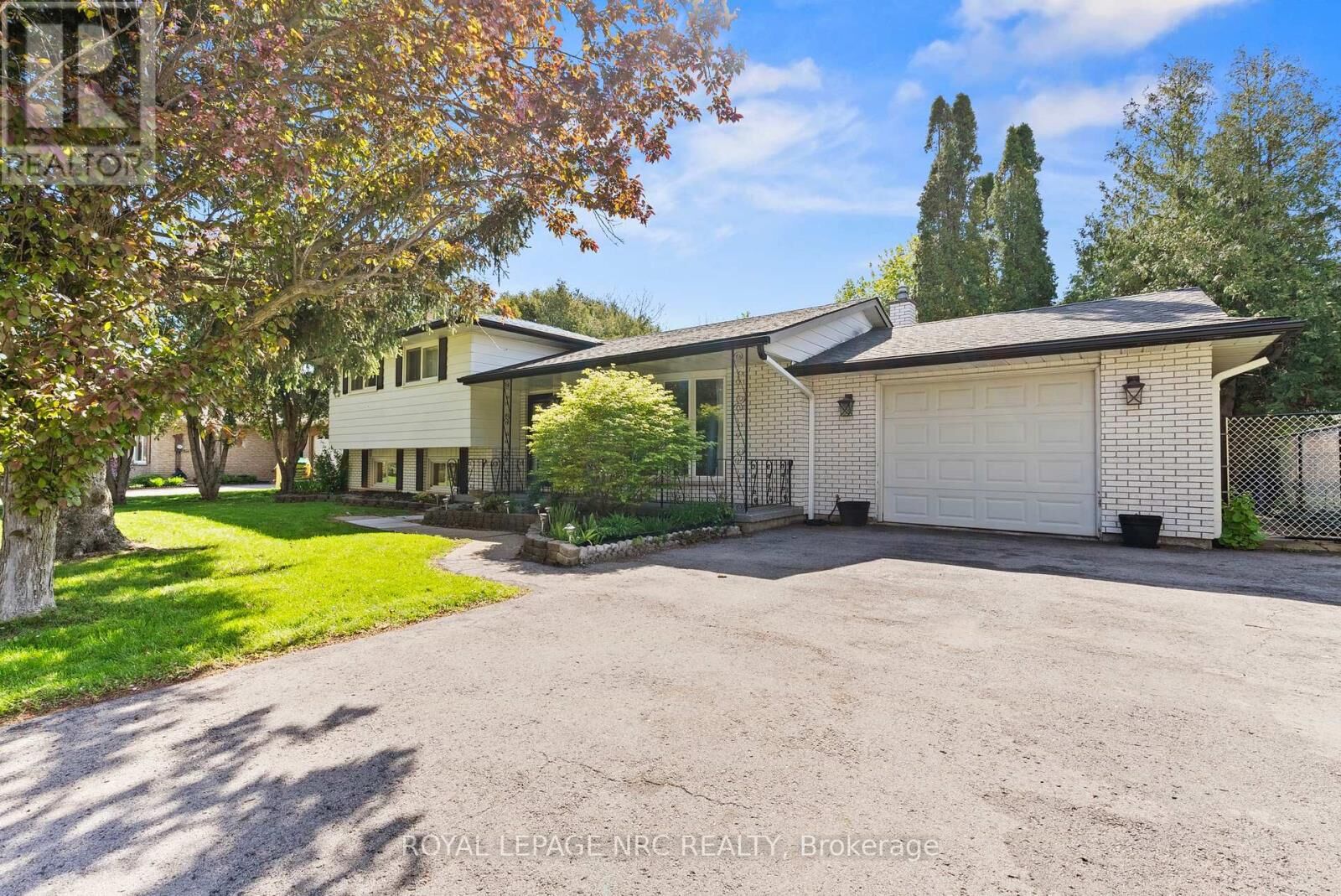 Property Photo:  21 Upper Canada Drive  ON L0S 1J0 