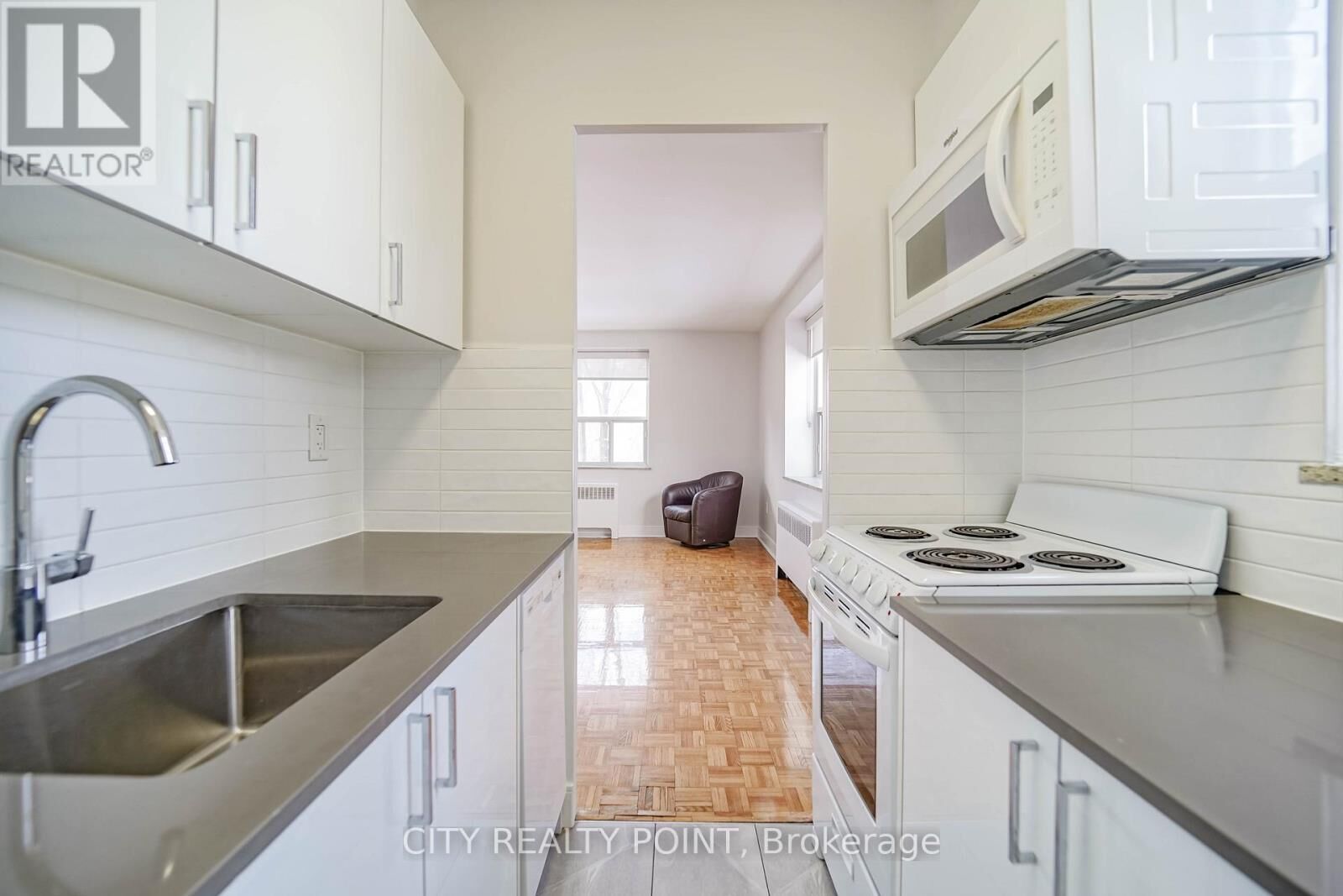 Property Photo:  1291 Bayview Avenue North 102  ON M4G 2Z9 