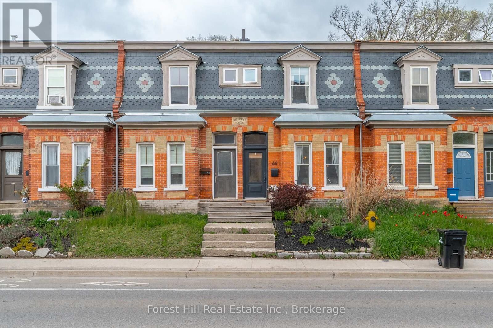 Property Photo:  66 St Andrews Street  ON N1S 1M4 