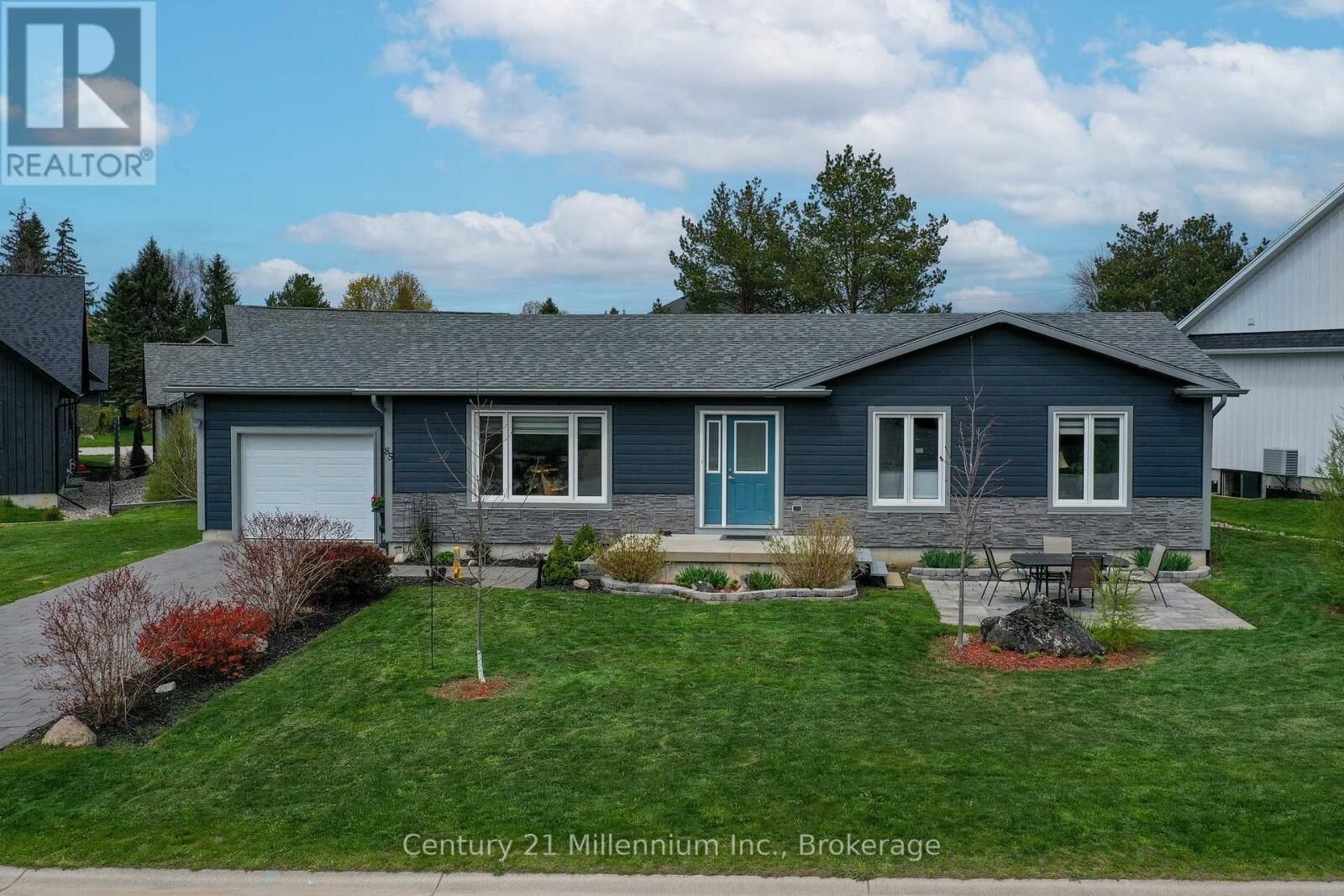Property Photo: 85 Gordon Crescent ON N4L 0A9