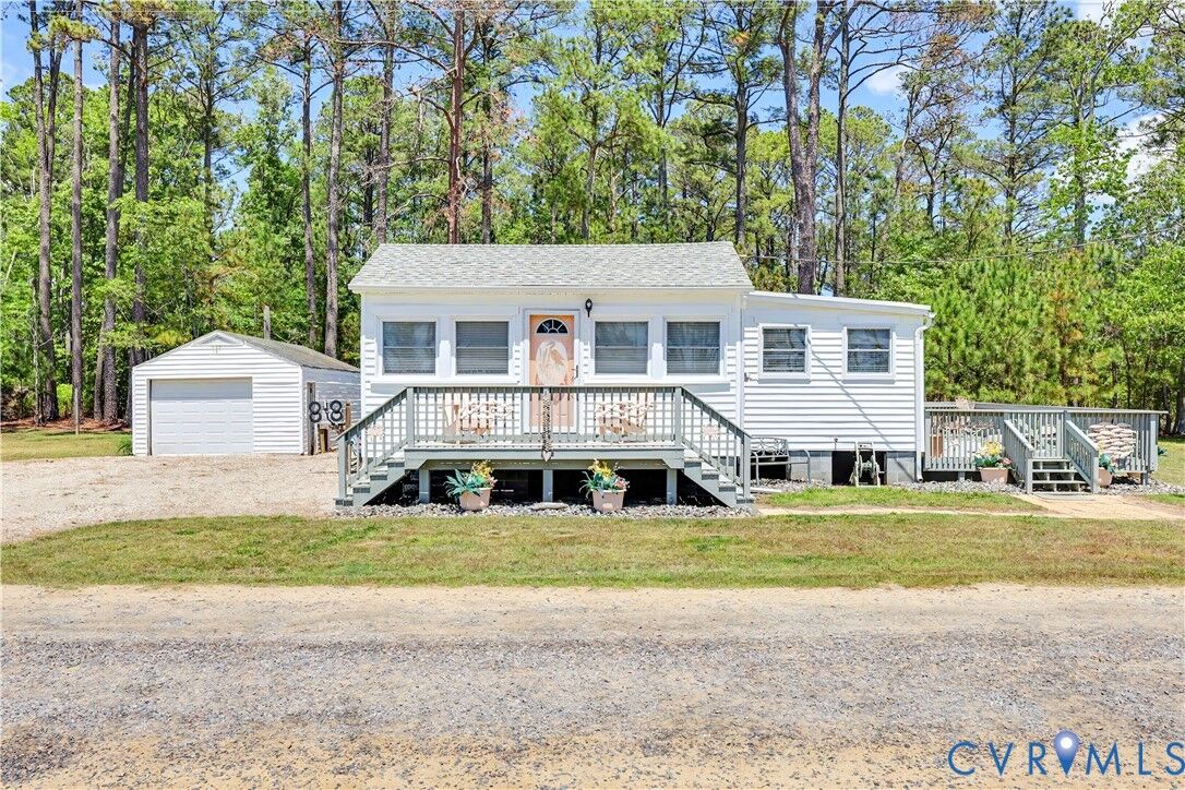 Property Photo:  1675 Daniel Avenue  VA 23128 