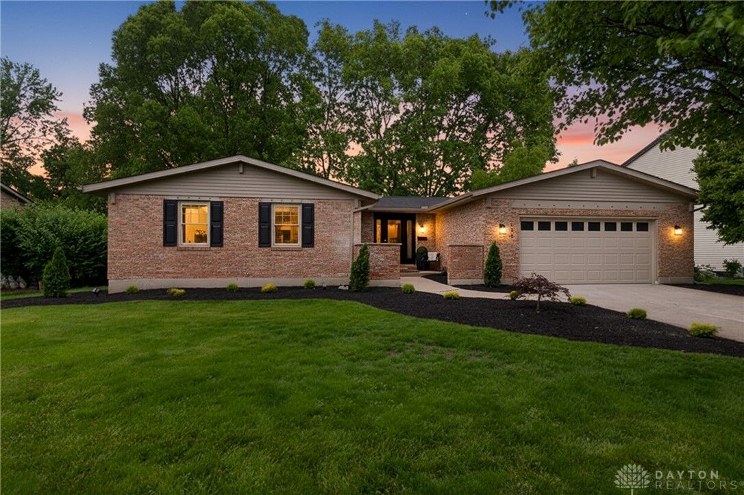 Property Photo:  199 Finsbury Lane  OH 45373 