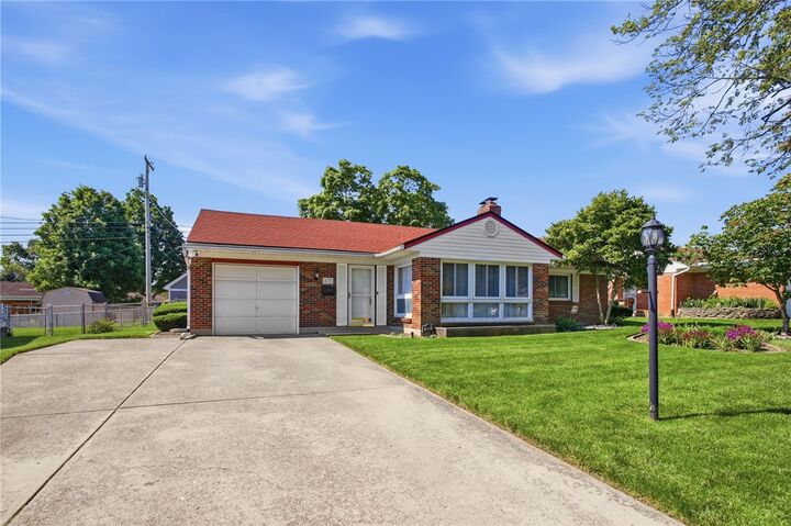 Property Photo:  812 Hollendale Drive  OH 45429 