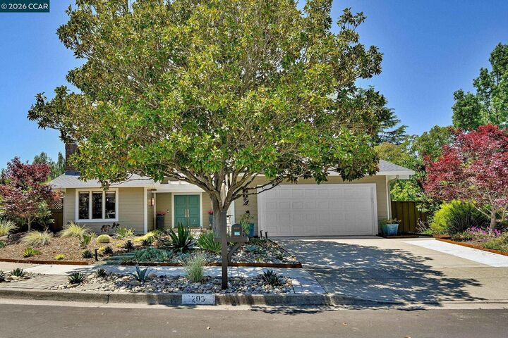 Property Photo: 203 Berkshire Ct CA 94526