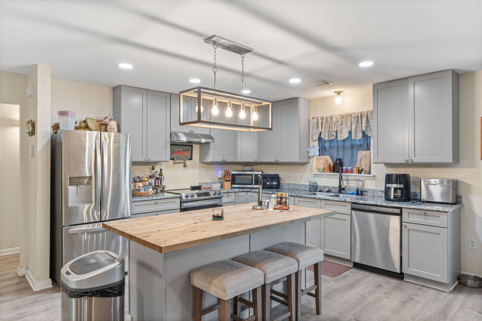 Property Photo:  130 Emmons Lane  FL 32506 