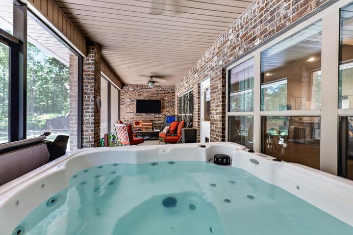 Property Photo:  6070 Carina Road  FL 32539 
