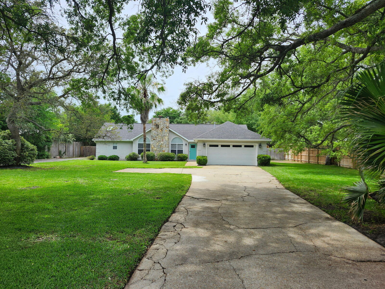 Property Photo: 709 Main Street FL 32541