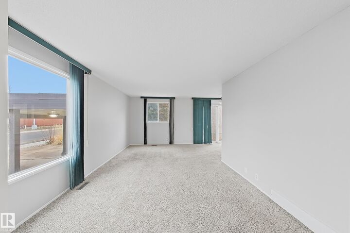 Property Photo:  5514 93A Avenue NW  AB T6B 2K7 
