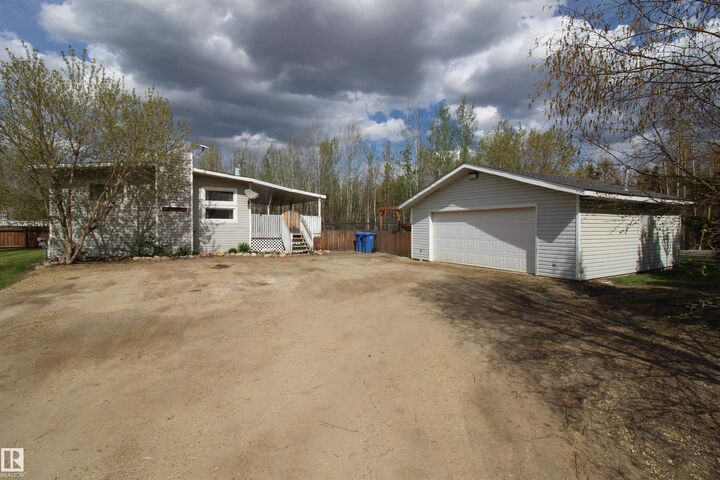 Property Photo: 4704 52 Avenue AB T0E 2A0