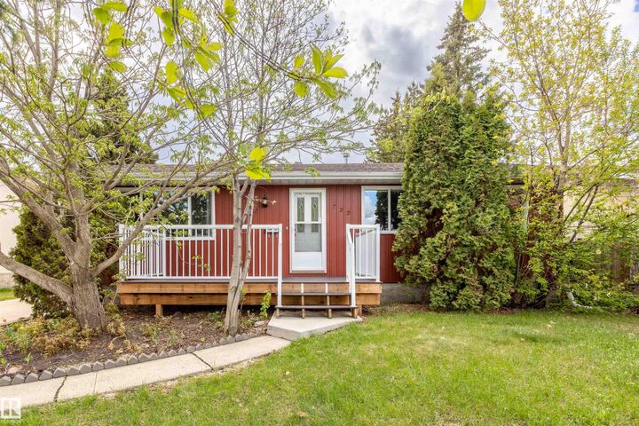 Property Photo:  722 Grandin Drive  AB T8R 1K2 