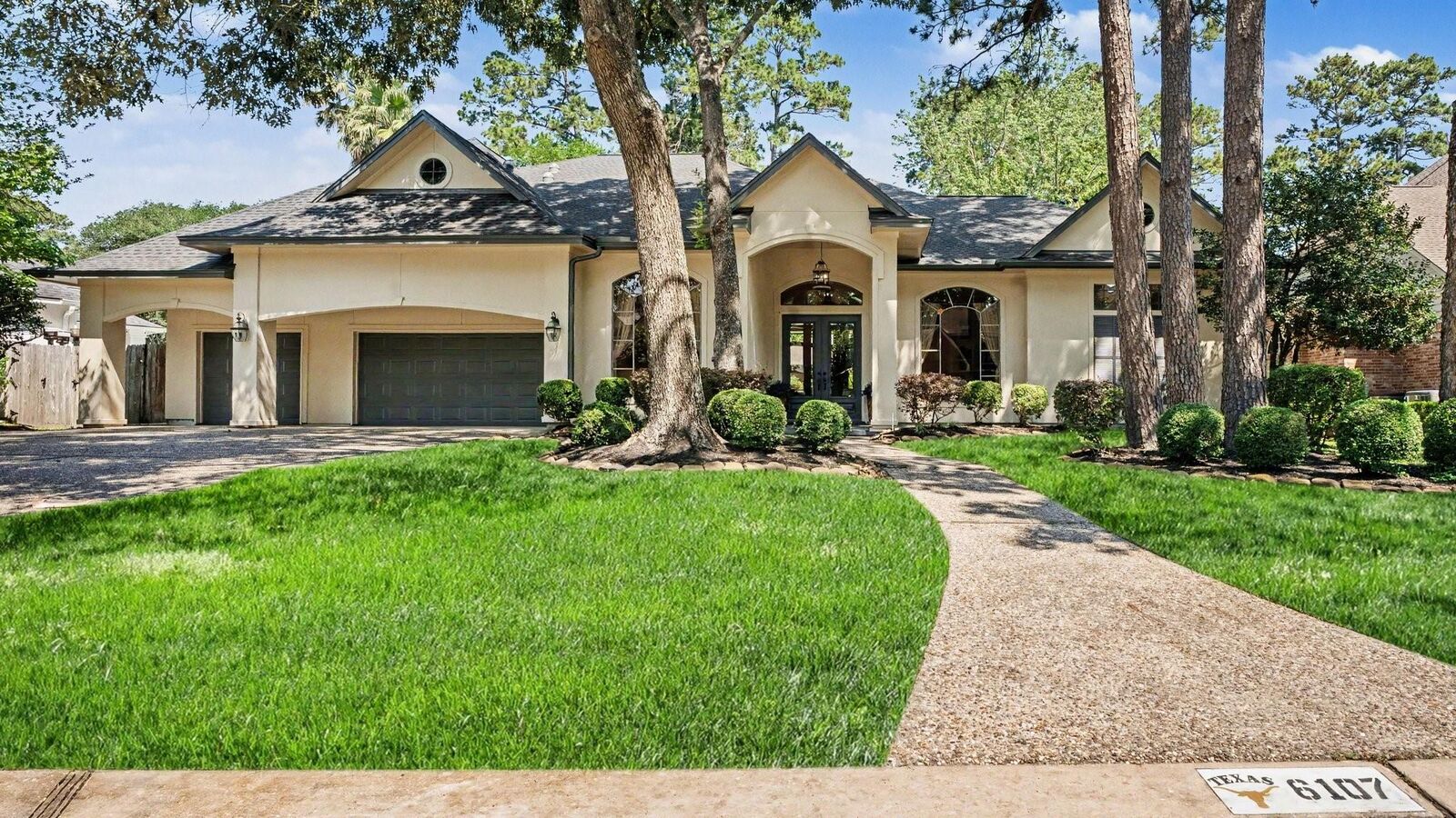 Property Photo:  6107 Palm Ridge Court  TX 77345 