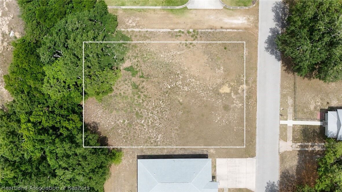 Property Photo:  1601 Wightman Avenue  FL 33870 