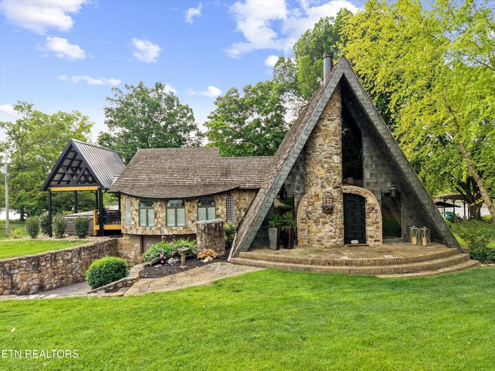 Property Photo:  3260 Cox Rd  TN 37777 