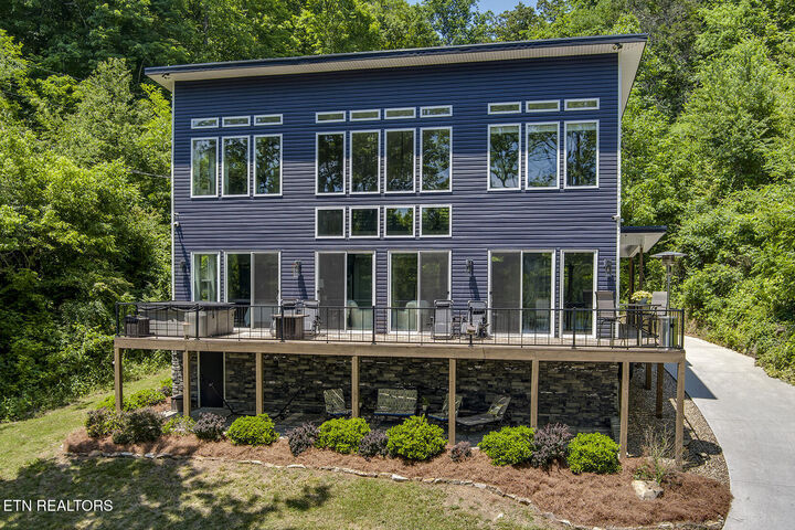 Property Photo:  880 Skyline Drive  TN 37748 