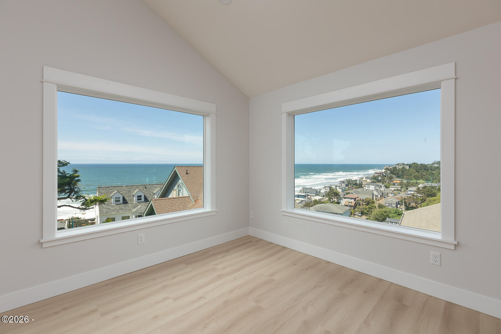 Property Photo:  3619 SW Coast Avenue  OR 97367 